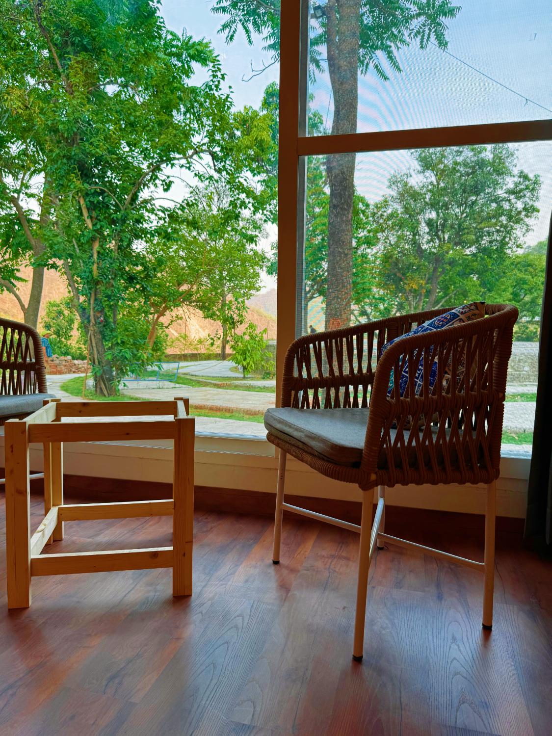 Affordable Luxury in the Hills: Nainital Hotel Rooms at ₹3000 with Free Shuttle to Kainchi Dham