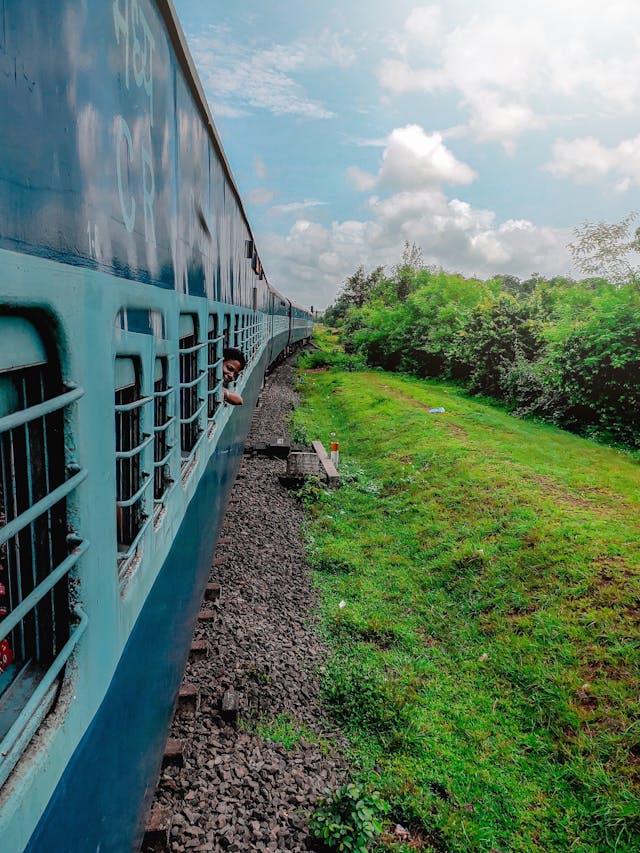 Travel Guide: Travelling options from Delhi Gurgaon to Kathgodam Nainital